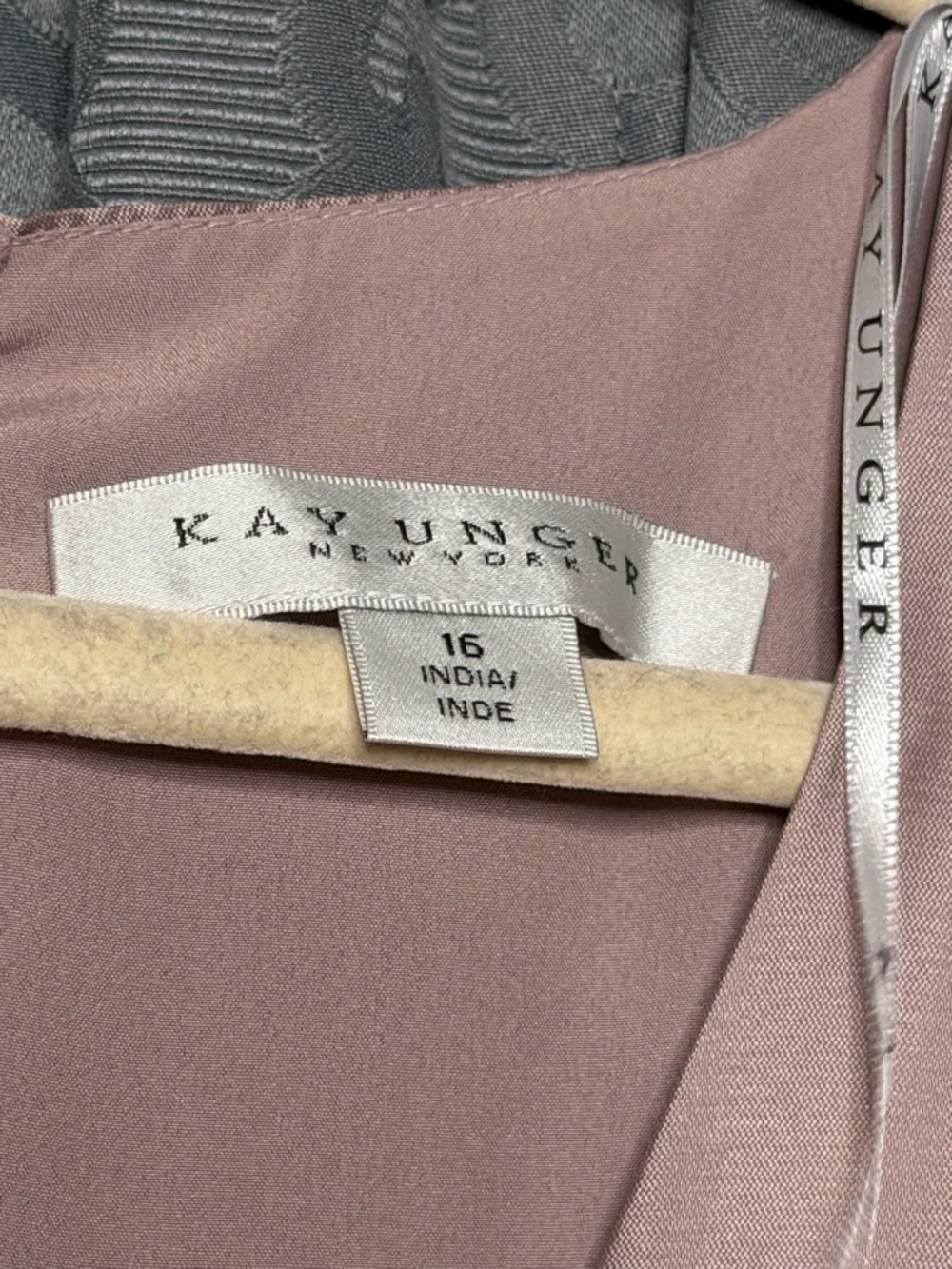 Kay Unger Aurelia Gown - Picture 7 of 7